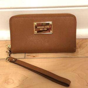 Michael Kors Wallet / iPhone holder